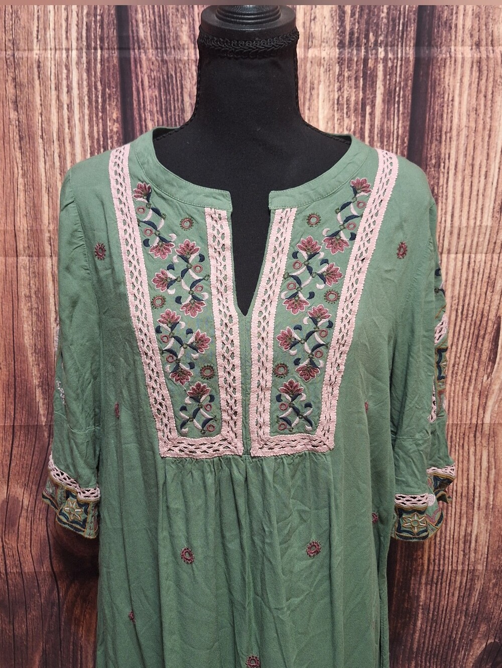 Sundance Sage Green Embroidered Boho Midi Dress Size Medium - Picture 2 of 8